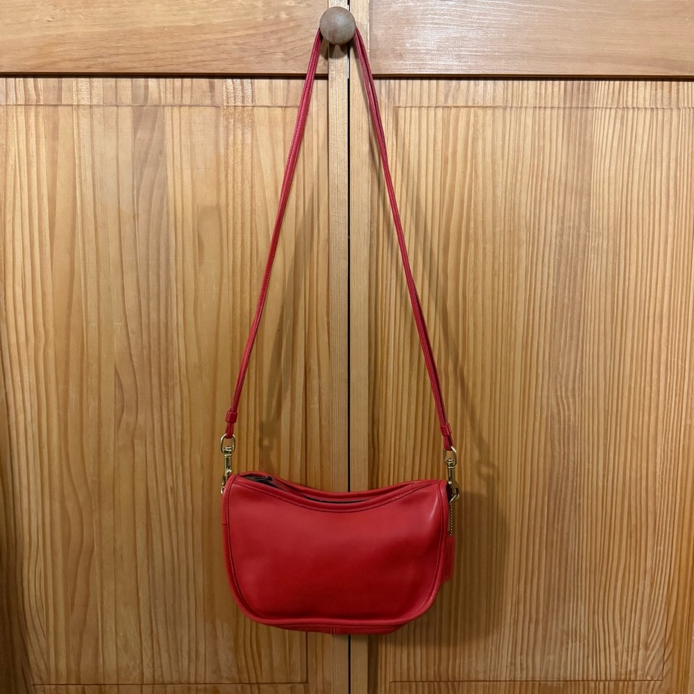 LAST CHANCE CLOSET CLOSING Vintage USA Coach Swinger Coral Red Orange Leather - Picture 3 of 12